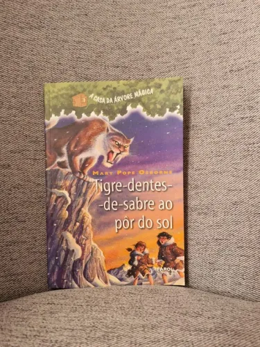 Livro Tigres dentes de sabre ao pôr do sol