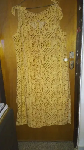 Vestido estampado bege