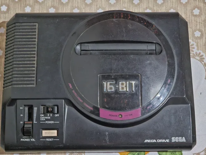 Mega Drive Sega com controle, MOD USB-C e cartucho Everdrive