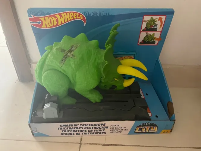 Hot Wheels Triceratops NOVO