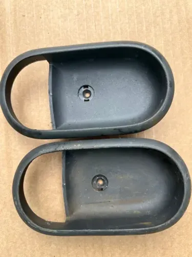 acabamento maçaneta kia bongo original cada lado 50 reais