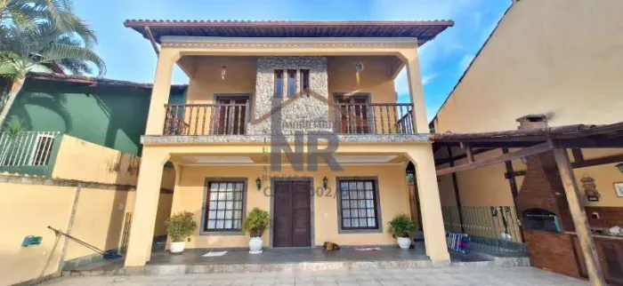 ÓTIMA CASA COM PISCINA E ÁREA GOURMET