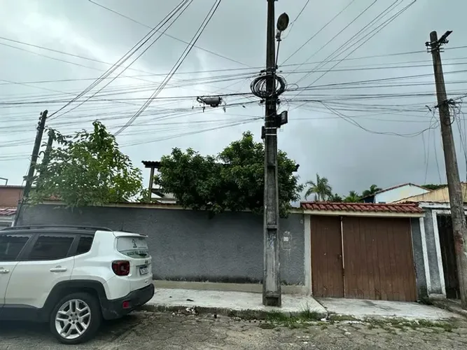CASA INDEPENDENTE A VENDA COM PISCINA EM MURIQUI