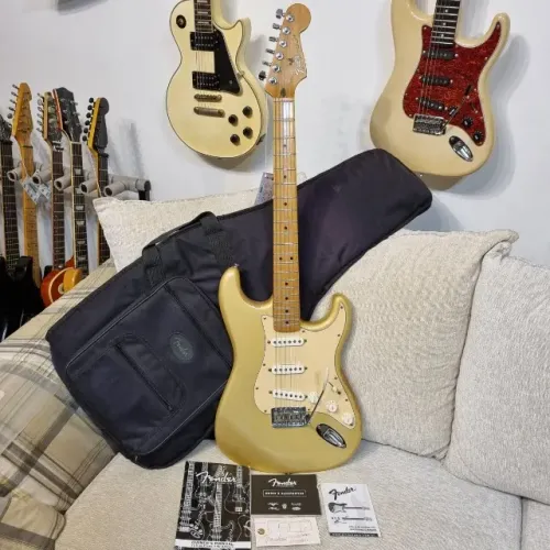 Guitarra Fender Strato 60th Diamond Anniversary com Bag Fender e Tags (Musicalvo)