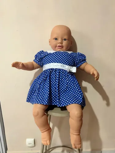 Boneca grande com vestido