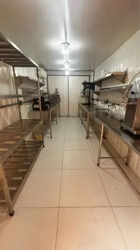 Container refrigerado 20 pés - estrutura de cozinha industrial - envase de alimentos 
