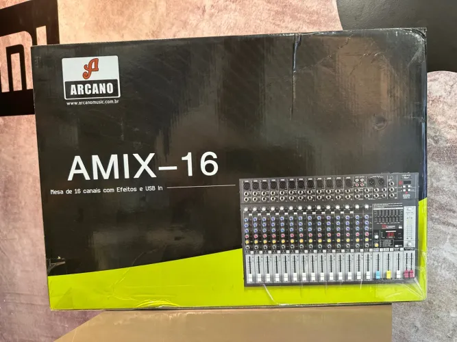 Mesa de Som Arcano AMIX-16 - 16 Canais c/ Efeitos e USB