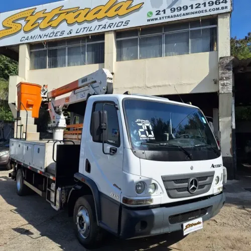 M.benz 815 Ano 2020 Equipado Com Cesto Aéreo Phd-unico Dono