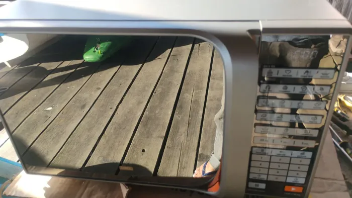 Micro-ondas espelhado Midea liva 