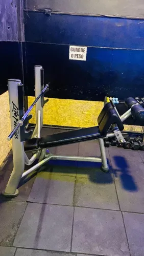Banco de musculação Life Fitness