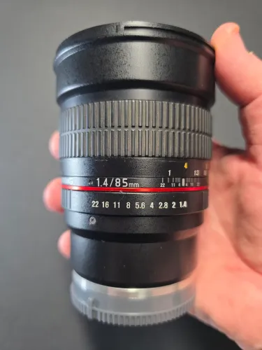 Lente Samyang 85mm f/1.4 Sony e mount