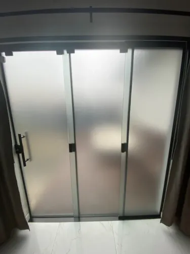 [LEIA] Portas de Correr 1,80m x 2,14m Vidro Blindex Temperado Com Película Jateada 3 
