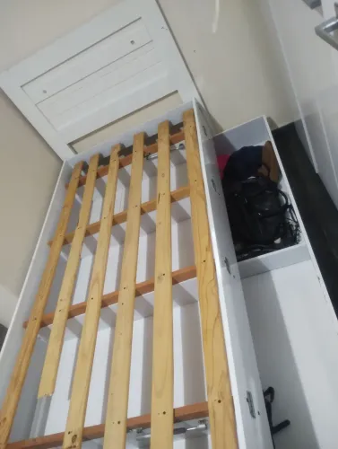 Cama solteiro com gavetas