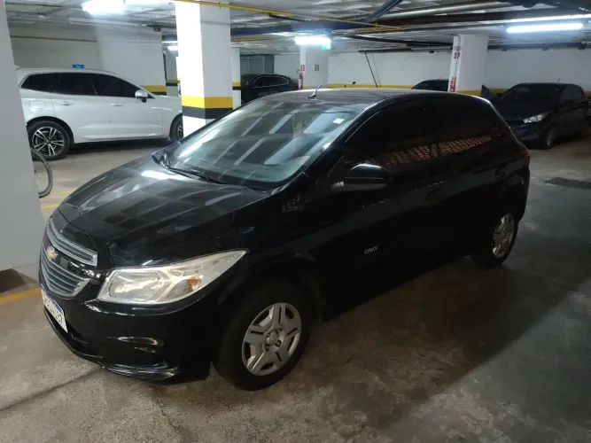 Chevrolet Onix Hatch LT 1.0 8V Flexpower 5P Mec. 2015