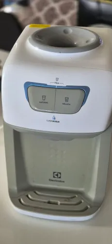 Bebedouro Eletrolux de mesa