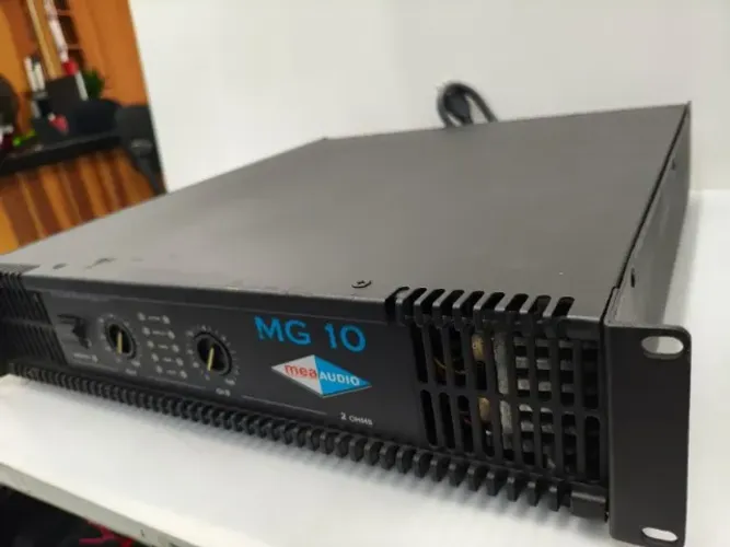 Potência Mea Audio MG 10 5.500 watts 2 ohms 220v  SEMI-NOVA LINDA