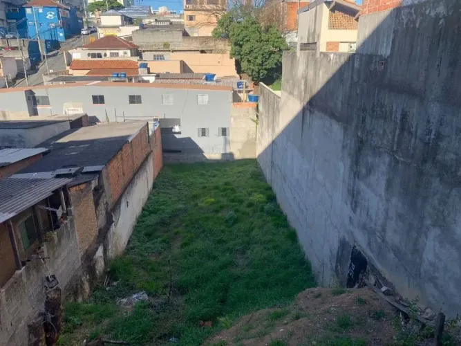 Terreno à venda em Barueri, Vila São João