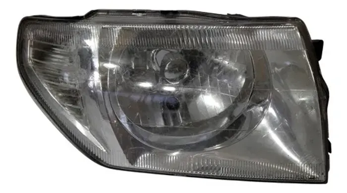 Farol Direito Pajero Tr4 2004 2005 2006 / Detalhe Direito/passageiro