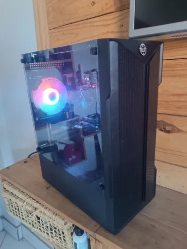 Vendo Pc gamer i7 / 8gb DDR3 / 120gb / placa de vídeo 1gb / Fonte gamer Corsair 400w