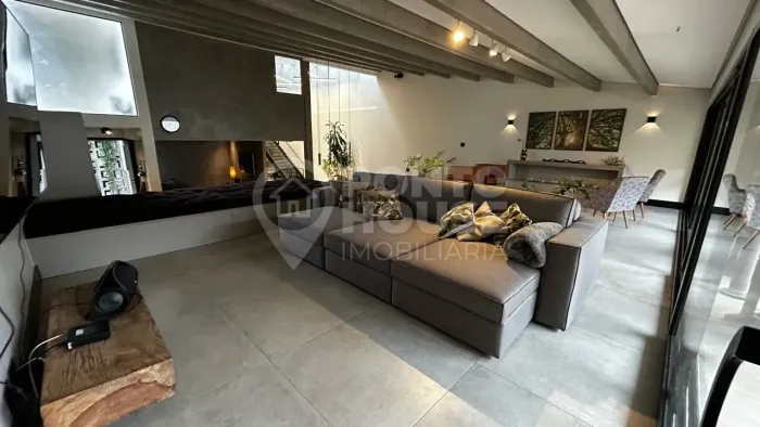 Casa à venda Planalto Paulista 4 dormitórios, 6 vagas, conceito aberto, 550 m²