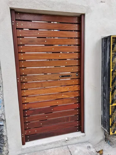 Madeira para portão