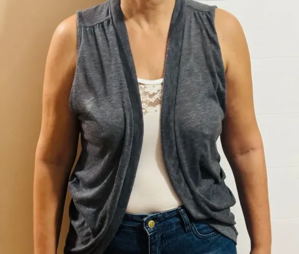 Colete Feminino Cinza Elegante . Podemos negociar o frete