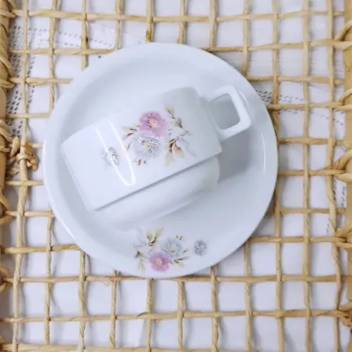 xícara com pires schmidt porcelana branca com floral delicado