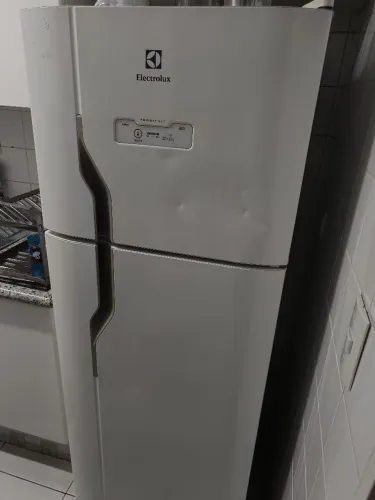 Geladeira Electrolux 310l com Defeito