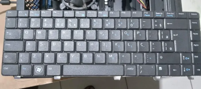 teclado dell vostro 3300 muito novo algumas semanas de comprado