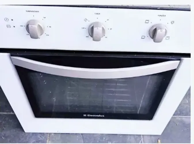 forno eletrico de embutir, marca electrolux funções modelo OE7MB, 220w,potencia 3100W