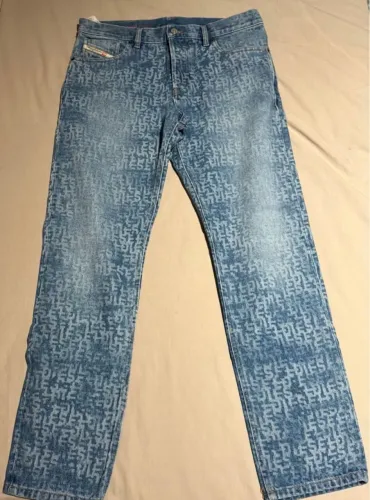 Calça diesel monogramada 42