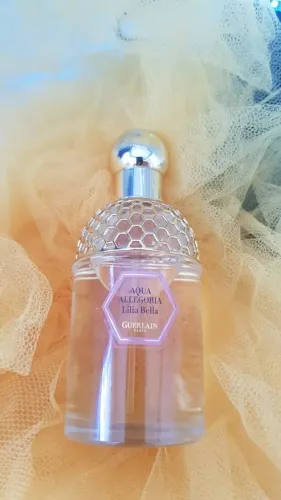 Perfume aqua allegoria Lilia Bella.