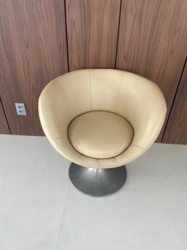 Poltrona Giratória Design Moderno