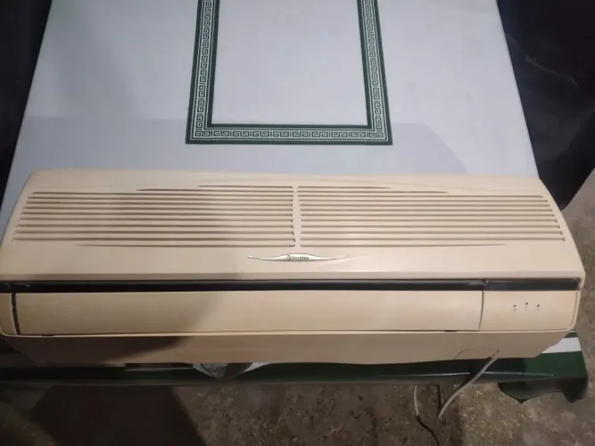 Ar Condicionado Split Frostline 12000 BTUs 220v