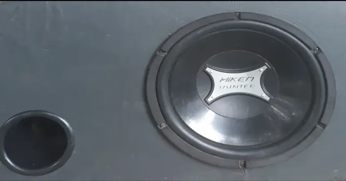 Caixa de Som Automotiva 