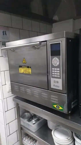Forno industrial com defeito