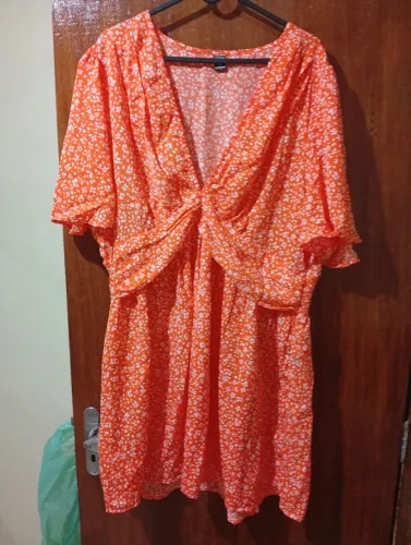 Vestido florido plus size , veste tamanho 50