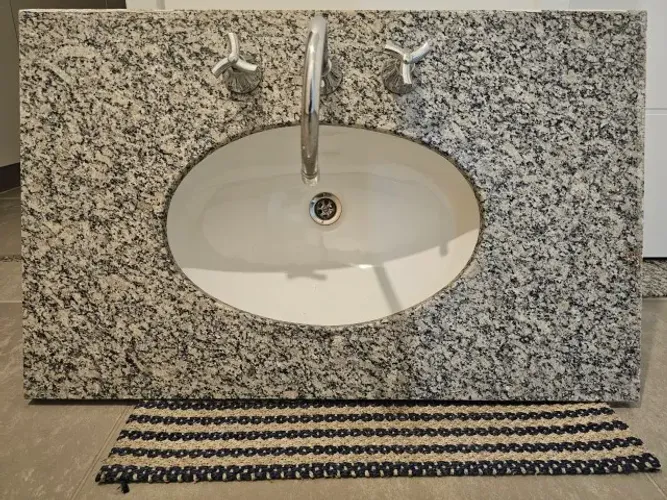 Conjunto Pia Banheiro Granito C/ Torneira e Cuba Louça Docol - NOVO SEM USO