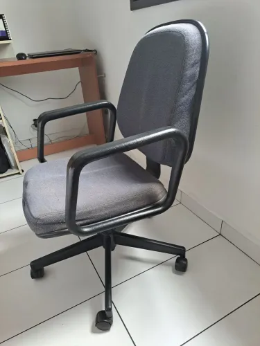 Cadeira de Escritório Giratória