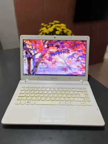 Notebook Samsung |  6GB 111Ssd