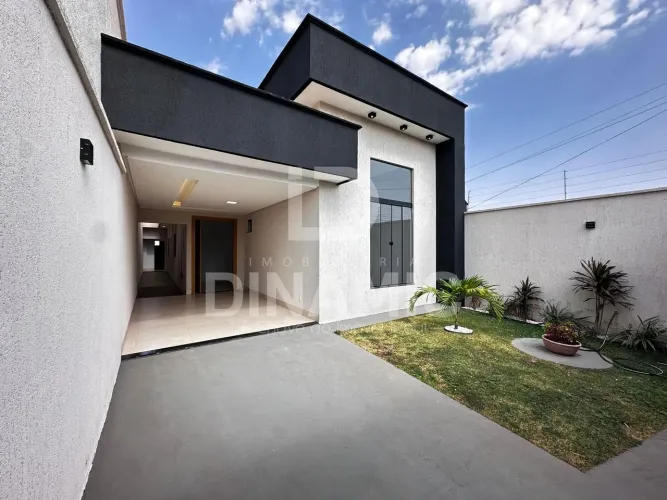 Casa à Venda na Vila Alzira Aparecida de Goiânia GO Conforto e Localização.