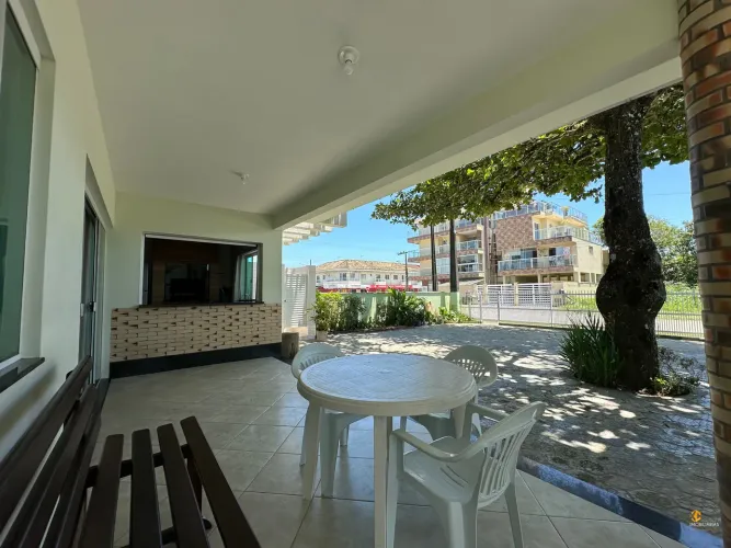 Imóveis em Itapoá | Descubra Sua Casa de Praia em Itapoá. 5 Quartos a poucos Metros da Pra