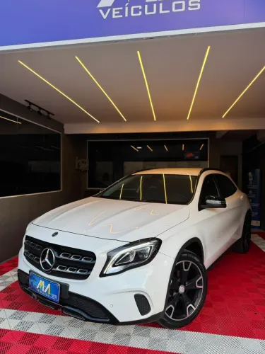 Mercedes-Benz GLA-200 GLA 200 Night 1.6. TB 16V Flex Aut. 2019