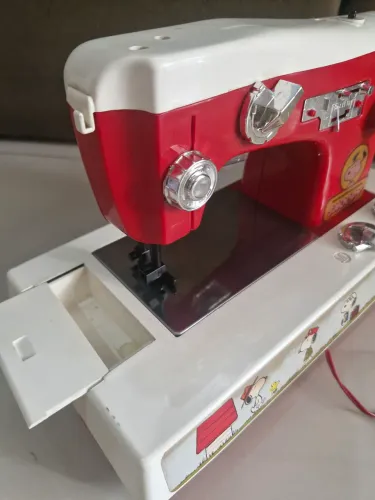 Vintage - maquina costura Snoopy anos 80 - Estrela ( leia descrição)