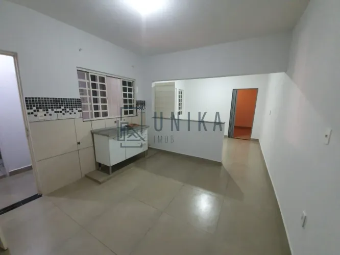 Aluguel de Casa em Paulínia-SP, Bairro João Aranha: 2 Quartos, 1 Sala, 1 Banheiro, 4 Vagas