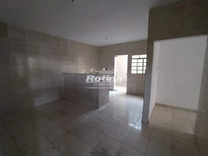 Casa para alugar, 3 quartos, Granada - Uberlândia/MG - Rotina Imobiliária