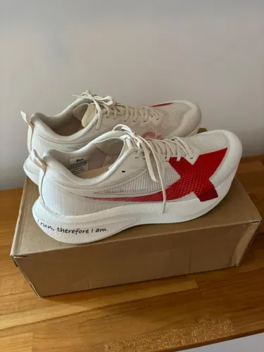 Tênis de corrida Xtep 2000km 5 Pro 11 US 29cm melhor que Superblast