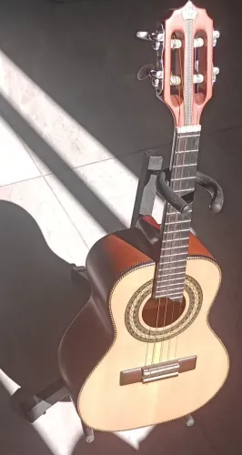 Cavaquinho Abeto Italiano e Mogno, luthier Araújo