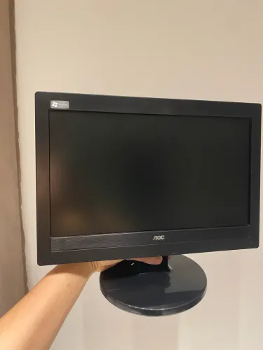 Monitor AOC