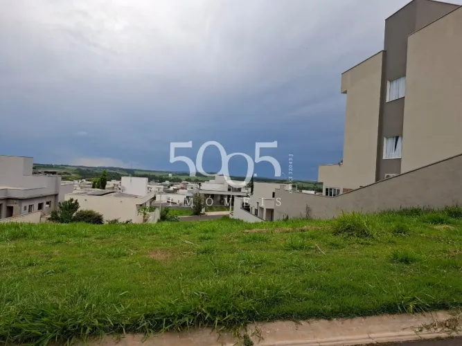 Terreno à venda no Condomínio Lagos D?Icaraí, em Salto, com 326 m²